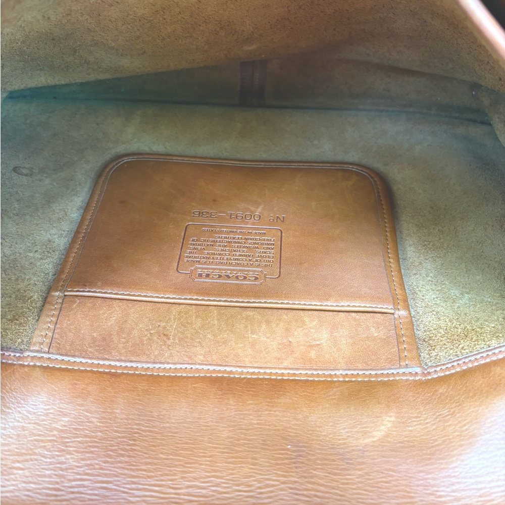 Vintage Coach Unisex Metropolitan Messenger Bag with Turnlock and Shoulder Strap - Picture 9 of 12